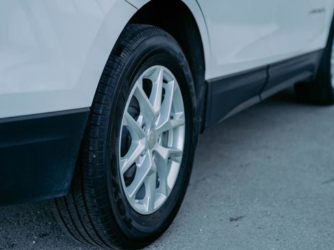 Used 2024 Chevrolet Equinox LS image 8