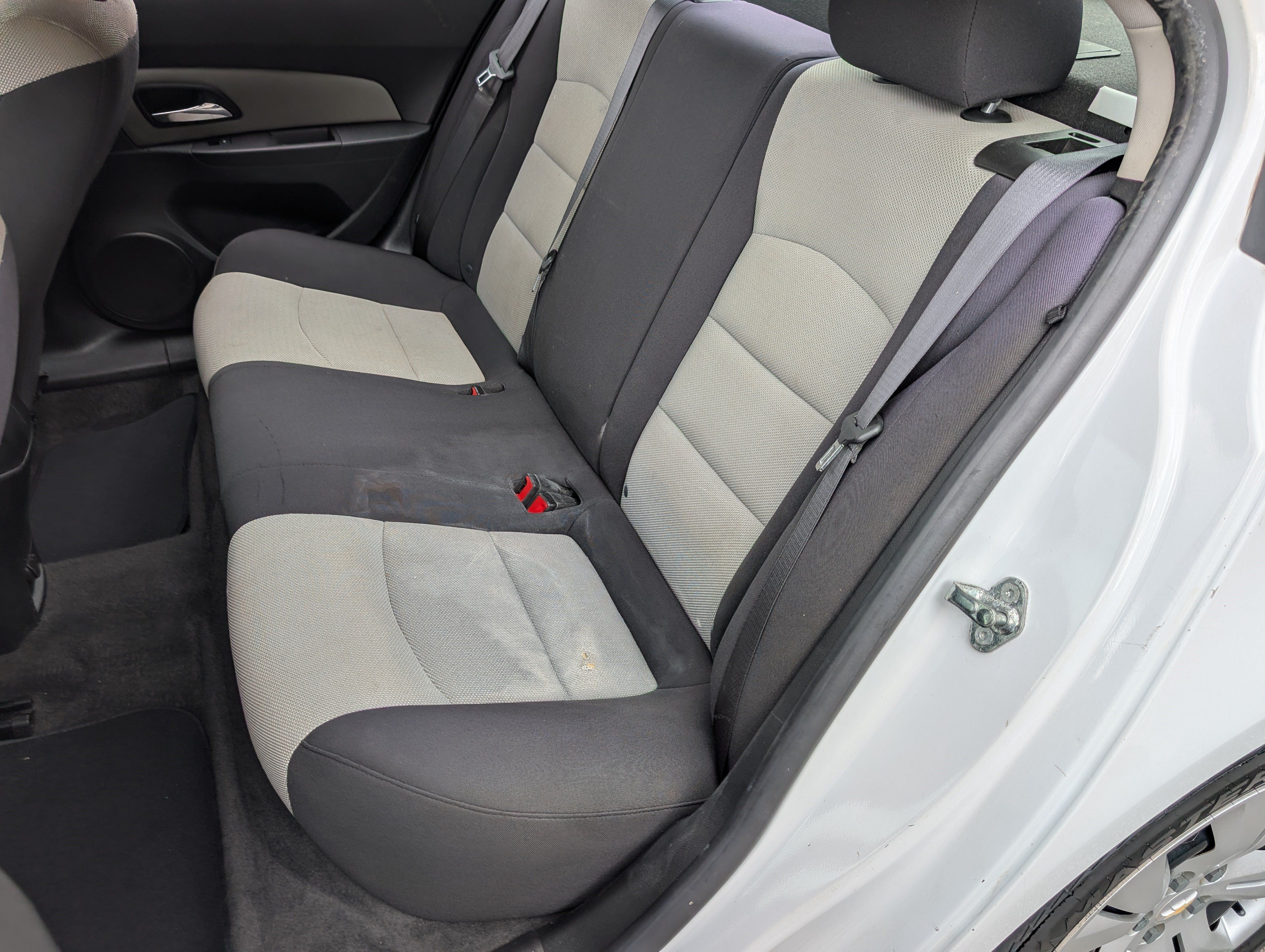 Used 2015 Chevrolet Cruze LS FWD image 17
