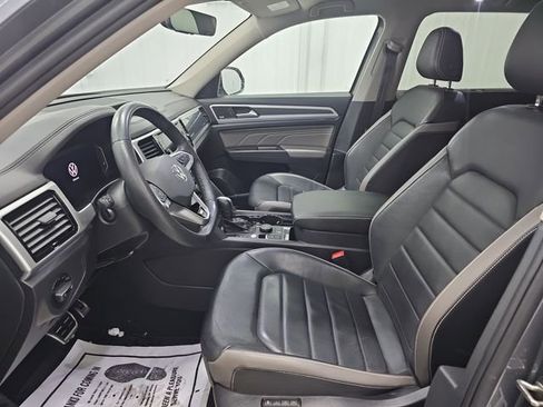 Used 2023 Volkswagen Atlas SEL Premium image 9