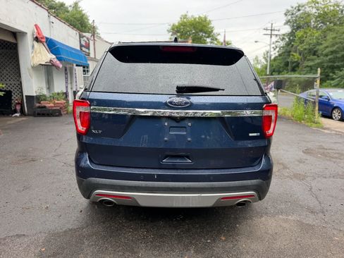 Used 2016 Ford Explorer XLT w/ Equipment Group 202A AWD/4WD image 9