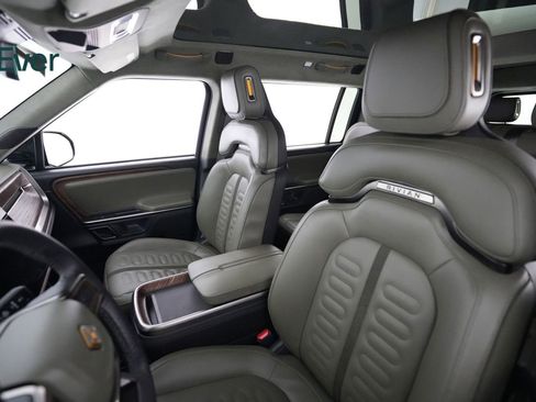 Used 2024 Rivian R1S Adventure AWD/4WD image 4