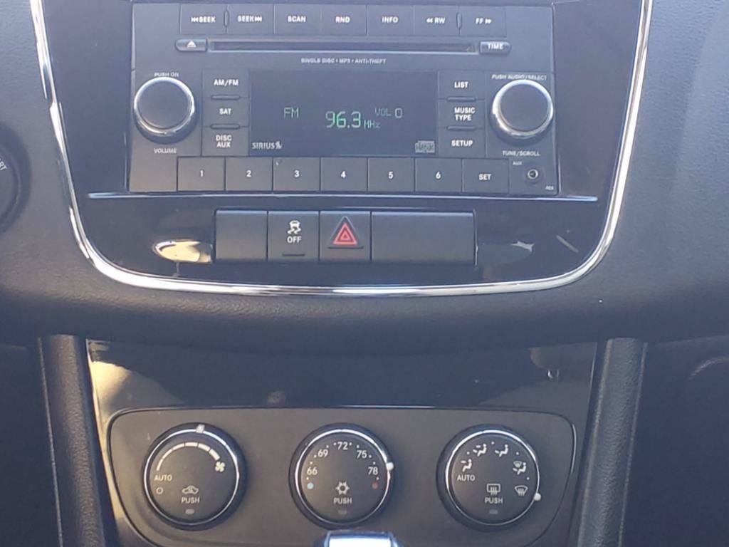 Used 2013 Chrysler 200 Touring FWD image 6
