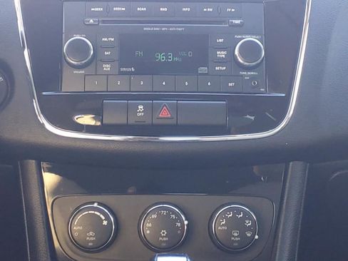 Used 2013 Chrysler 200 Touring image 6