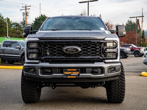 Used 2025 Ford F350 Lariat w/ Black Appearance Package image 10