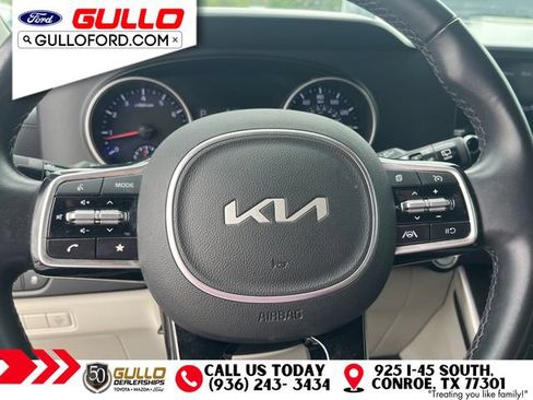 Used 2023 Kia Carnival LX FWD image 23