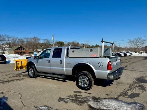 Used 2016 Ford F250 XLT w/ XLT Premium Package image 4