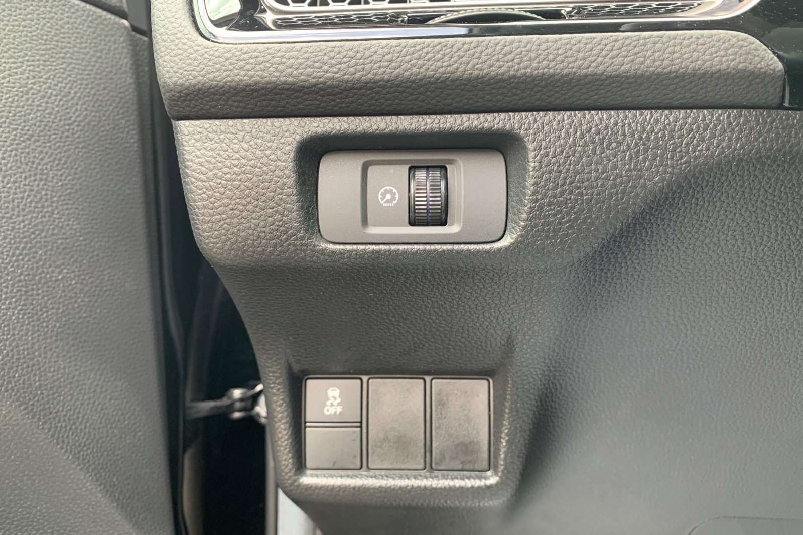 Certified 2025 Honda Civic LX image 30