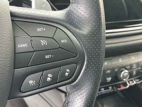 Used 2022 Dodge Durango GT image 33