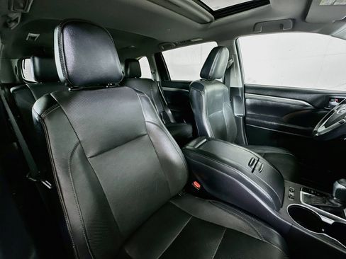 Used 2017 Toyota Highlander Limited AWD/4WD image 27