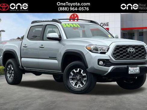 Used 2023 Toyota Tacoma TRD Off-Road w/ Technology Package AWD/4WD image 1