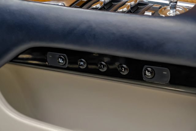 Used 2017 Rolls-Royce Wraith RWD image 67