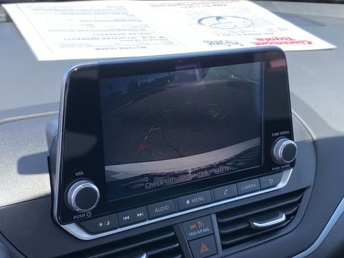 Used 2025 Nissan Altima 2.5 S FWD image 30