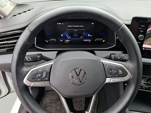 Used 2025 Volkswagen Jetta SE FWD image 21