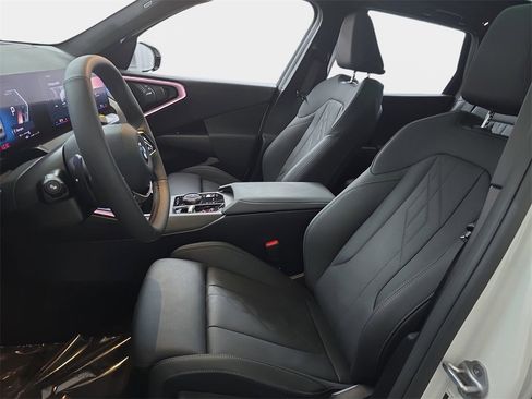 Used 2025 BMW X3 xDrive30i w/ Premium Package image 18