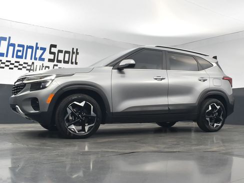 Used 2024 Kia Seltos EX FWD image 18
