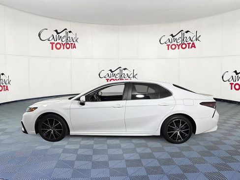 Used 2022 Toyota Camry SE FWD image 5