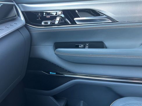 Used 2022 Jeep Grand Wagoneer Series III w/ Flexible Seating Group image 50