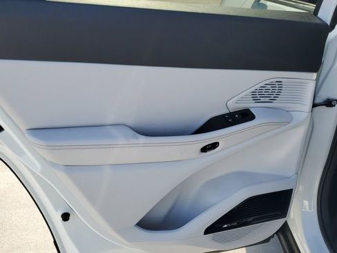 New 2026 Jeep Cherokee Overland image 17