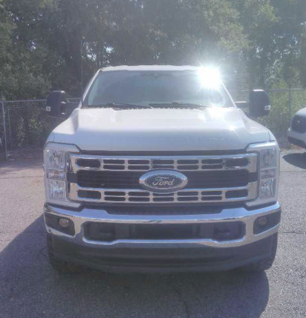 Used 2023 Ford F250 XLT AWD/4WD image 3