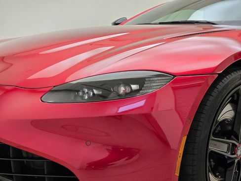 Used 2023 Aston Martin V8 Vantage Coupe RWD image 5