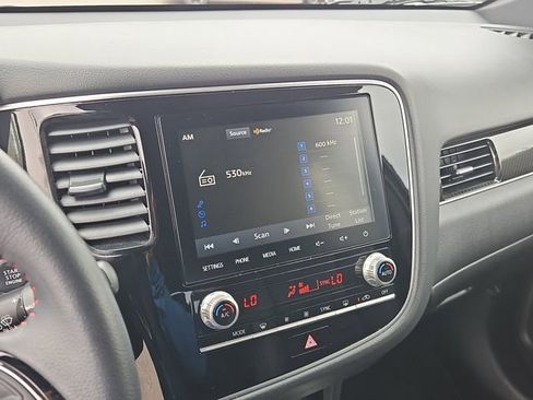 Used 2020 Mitsubishi Outlander SE image 24