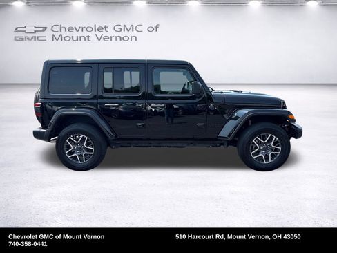 Used 2026 Jeep Wrangler Unlimited Sahara AWD/4WD image 7