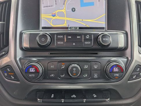 Used 2017 Chevrolet Silverado 1500 LTZ Z71 image 16