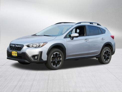 Used 2023 Subaru Crosstrek 2.0i Premium image 3