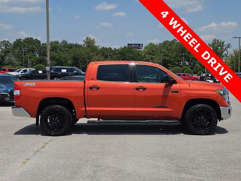 Used 2018 Toyota Tundra SR5 w/ SR5 Upgrade Package AWD/4WD image 6