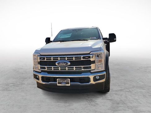 New 2025 Ford F550 4x4 SuperCab Super Duty image 3