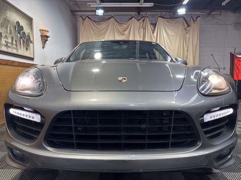 Used 2014 Porsche Cayenne GTS AWD/4WD image 3