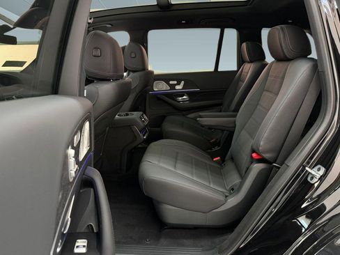 New 2026 Mercedes-Benz GLS 580 4MATIC image 12