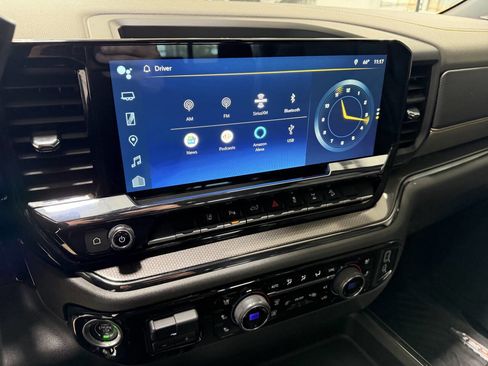 Used 2024 Chevrolet Silverado 2500 ZR2 w/ Technology Package image 43