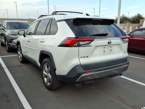 Used 2019 Toyota RAV4 Limited AWD/4WD image 3
