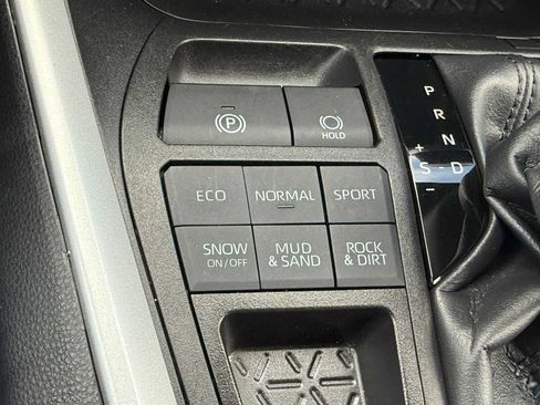 Certified 2023 Toyota RAV4 LE image 27