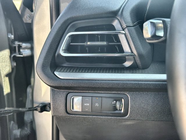 Used 2026 Chevrolet Traverse LT w/ Driver Confidence Package FWD image 17