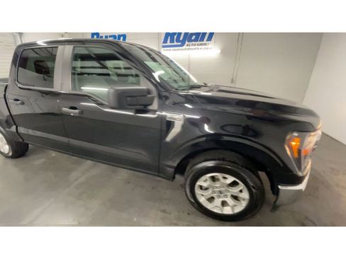 Used 2023 Ford F150 XLT image 2