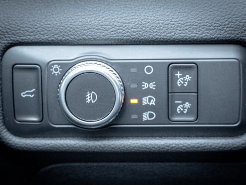 Used 2021 Ford Explorer XLT w/ Equipment Group 202A image 40