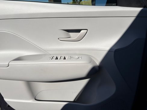 Used 2025 Hyundai Kona SEL AWD/4WD image 13