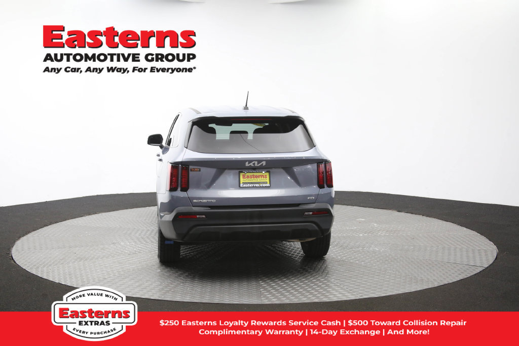 Used 2023 Kia Sorento LX AWD/4WD image 66