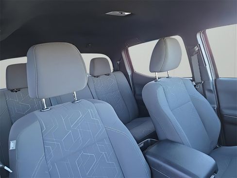 Used 2019 Toyota Tacoma TRD Sport image 19