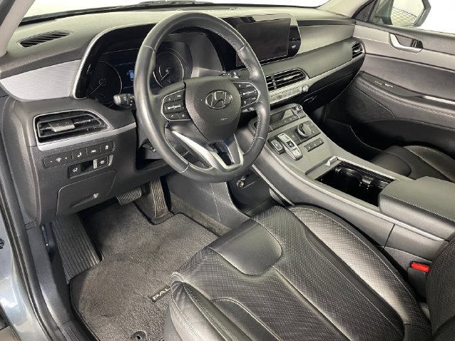 Used 2022 Hyundai Palisade SEL w/ Premium Package AWD/4WD image 3