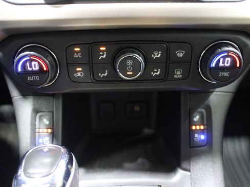 Used 2019 GMC Acadia Denali FWD image 19