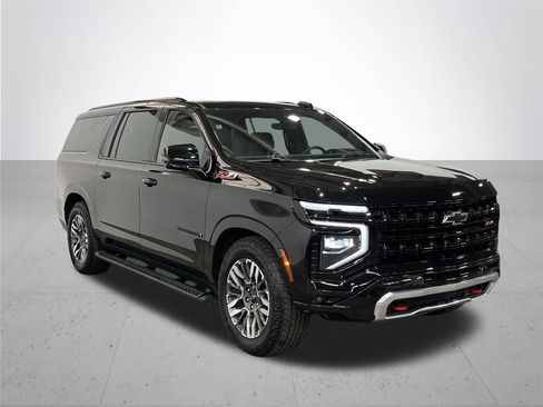 Certified 2025 Chevrolet Suburban Z71 w/ Z71 Off-Road Package image 9