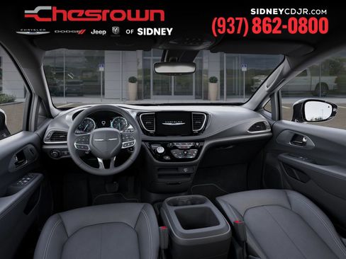 New 2026 Chrysler Pacifica Select image 14