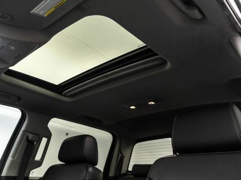 Used 2018 Chevrolet Silverado 1500 LTZ image 27