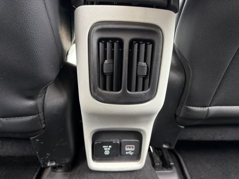 Used 2019 Jeep Compass Latitude w/ Popular Equipment Group AWD/4WD image 26