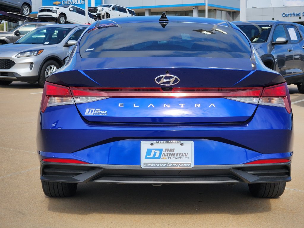 Used 2023 Hyundai Elantra SEL w/ Convenience Package FWD image 6