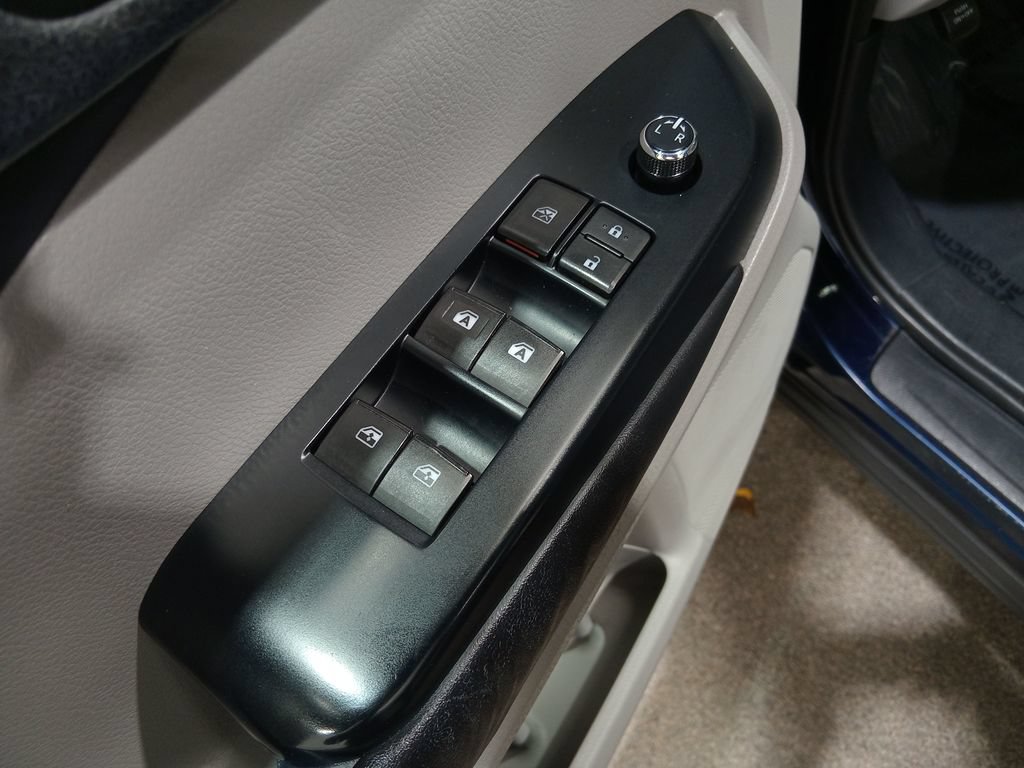 Used 2016 Toyota Highlander XLE AWD/4WD image 18