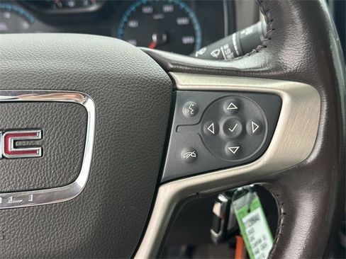 Used 2022 GMC Canyon Denali image 13